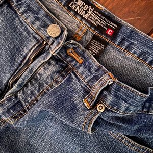 Ladies Chico’s Denim size 2 (Chico’s sizing)
